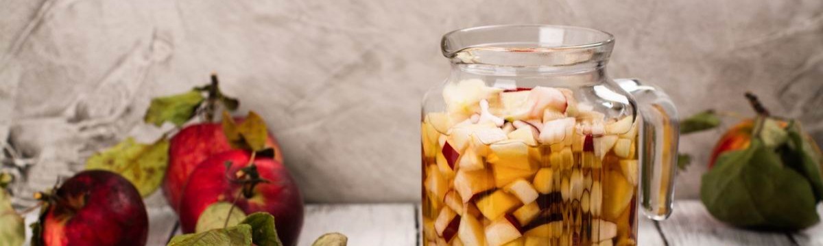 Forró almaital fűszeresen – virgin és felnőtt változatban