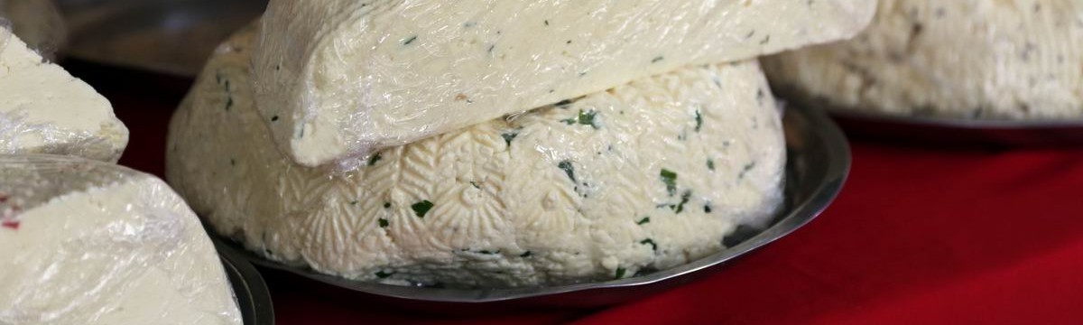 Ízletes sajt házilag, kiadósan és egyszerűen