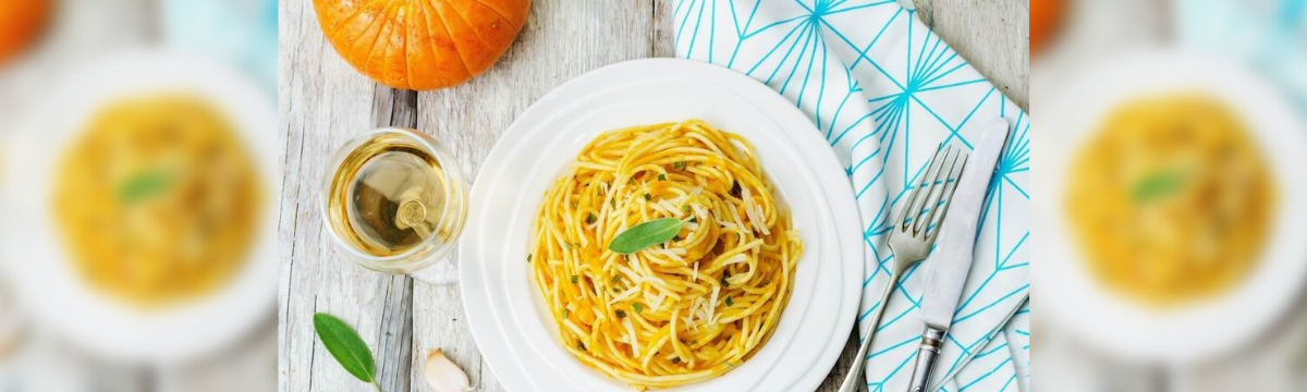 Sütőtökpestós spagetti – napsárga, melengető téli tészta egyszerűen